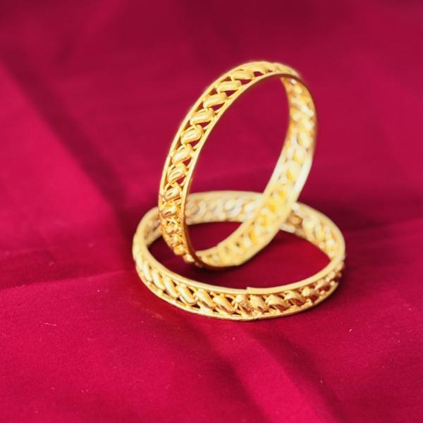 Gold plated filigree design bangle for women